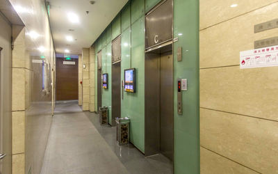 华贸中心商务楼